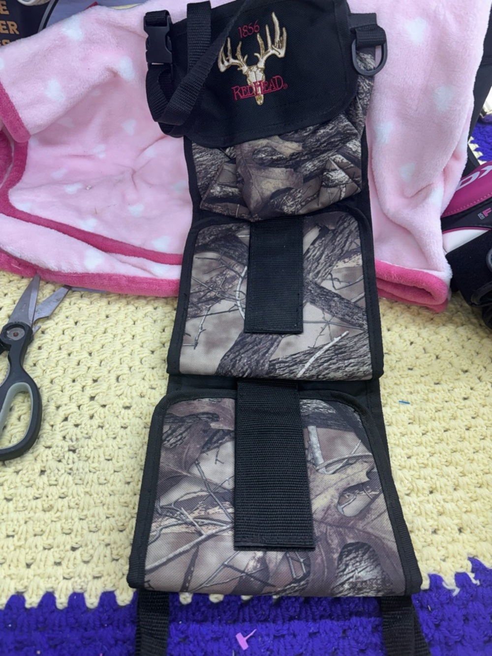 Redhead camo backseat gun sling holder